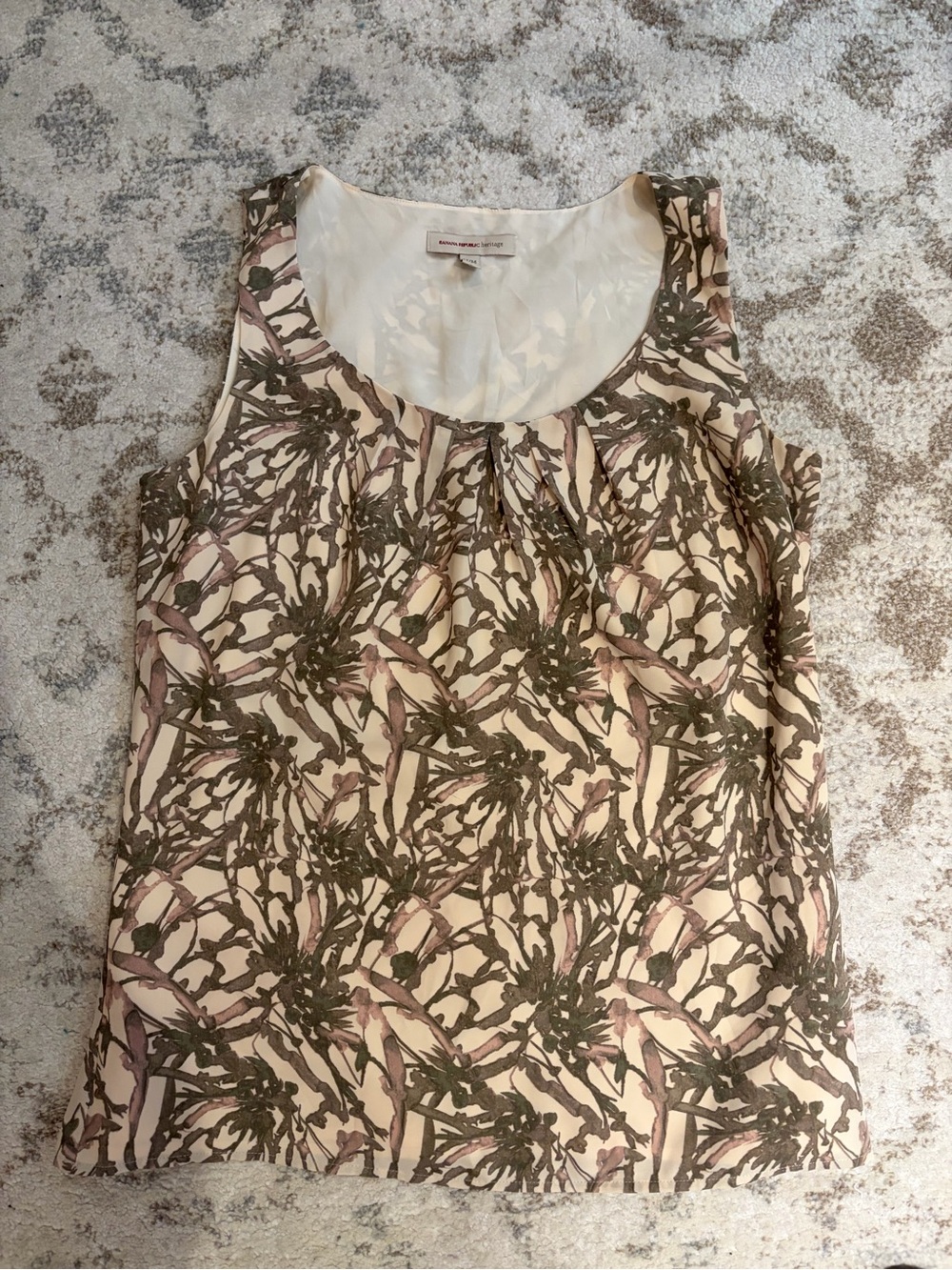 BR Sleeveless Printed Scoop Neck Shell - Cream & Olive
